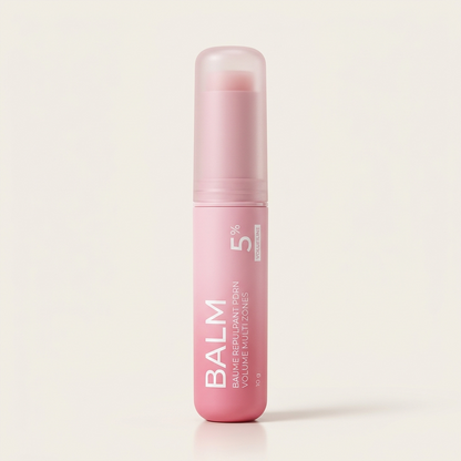 Stick Baume Repulpant PDRN BALM sur fond neutre